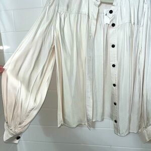 Banana Republic Large Cream Flounce Blouse